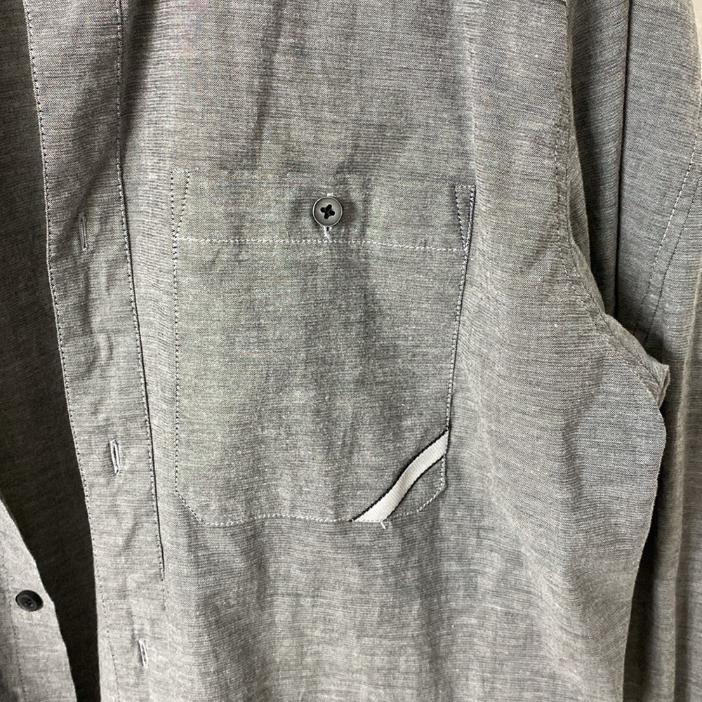 Mens Oakley Button Down with Pocket - Size XL - Picture 3 of 9